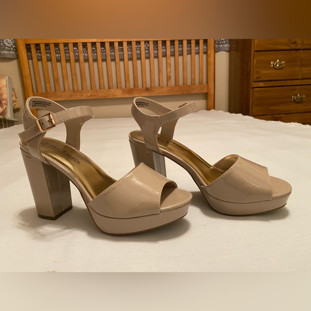 Hot Tomato Beige Heels